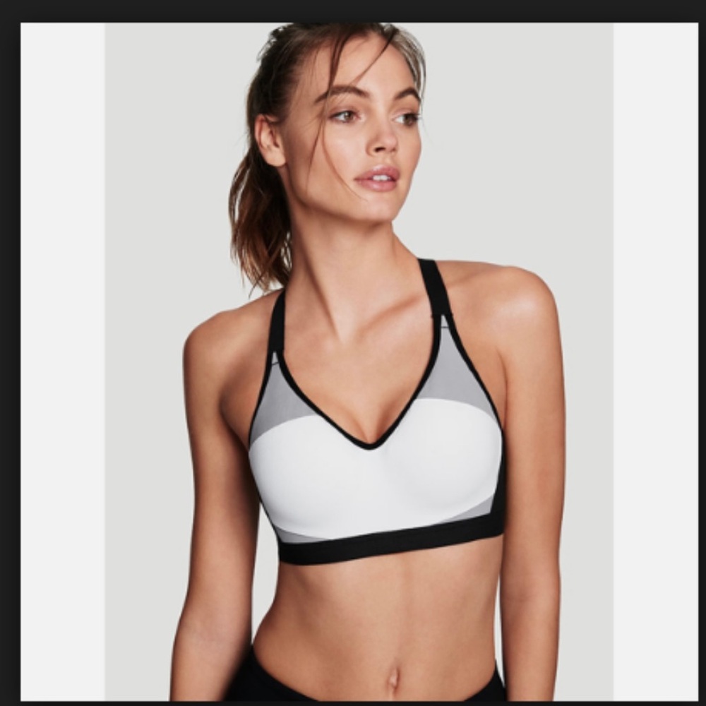 Victoria’s second sports bra. Size 32d
